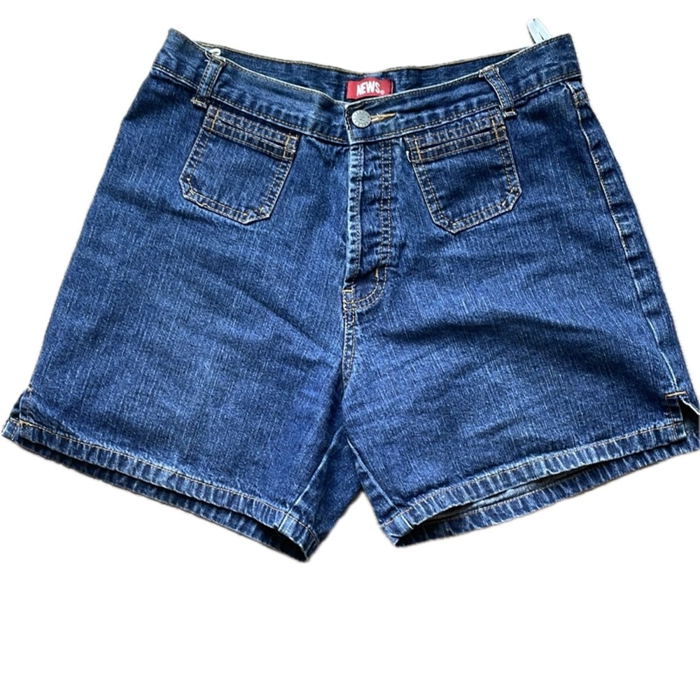 Button fly denim shorts with mini  pockets&2 back pockets .